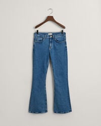 bootcut-jeans für teenager-mädchen – mittelblau