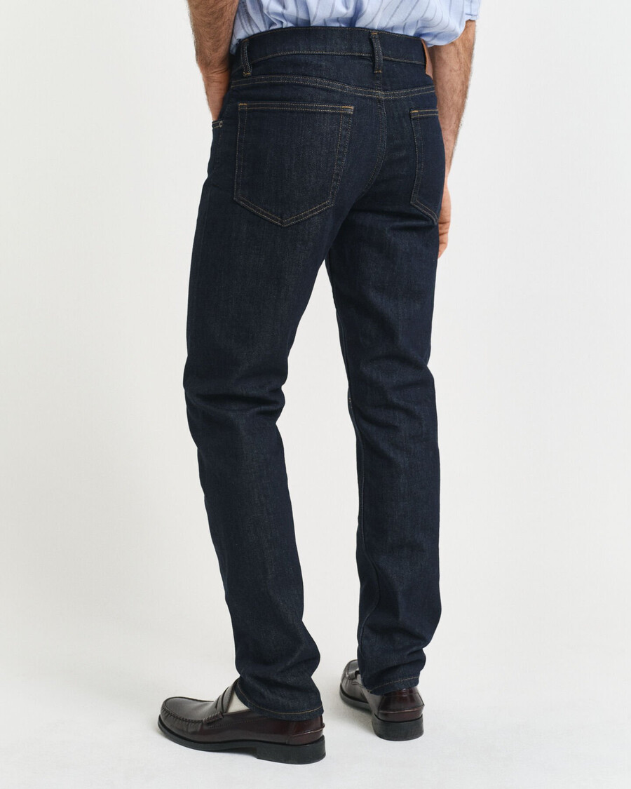 jeans mit regulärer passform – dunkelblau