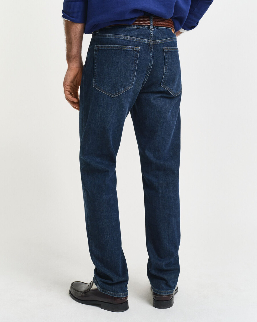 jeans mit regulärer passform – dunkelblau used-look