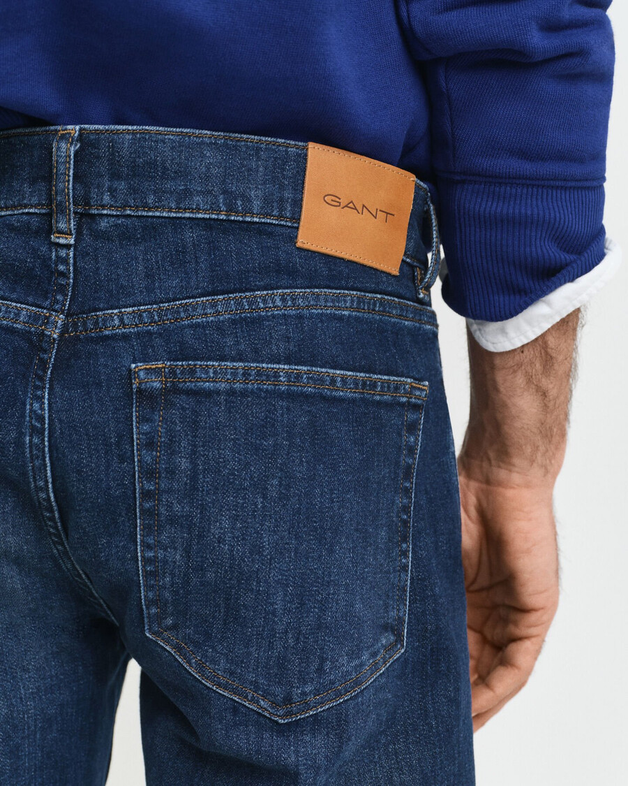 jeans mit regulärer passform – dunkelblau used-look