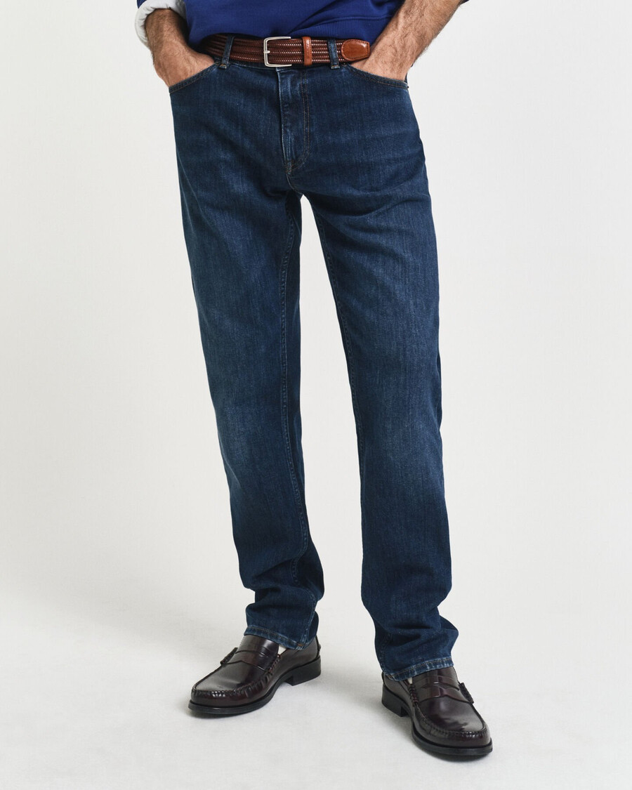 jeans mit regulärer passform – dunkelblau used-look
