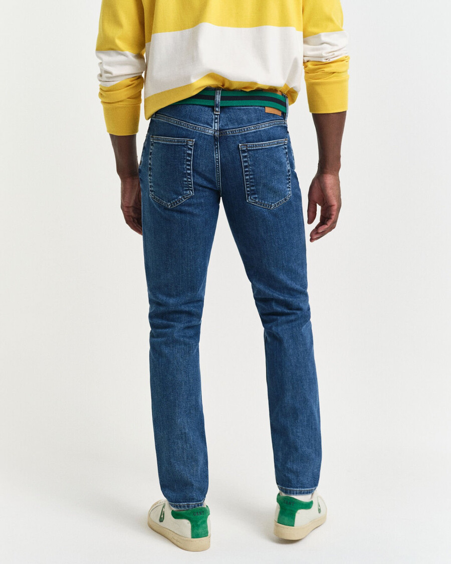 slim fit jeans mit sauberer waschung – mittelblau vintage