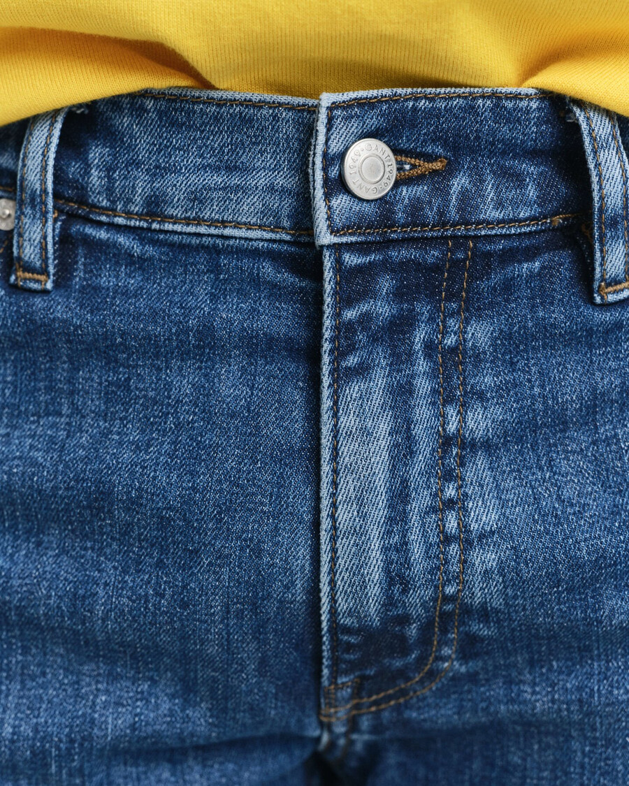 slim fit jeans mit sauberer waschung – mittelblau vintage