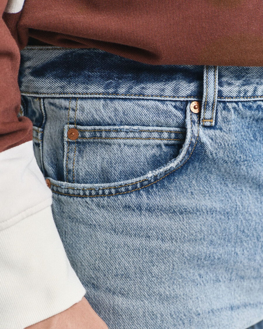 vintage-jeans im bootcut-stil gewaschen – hellblau