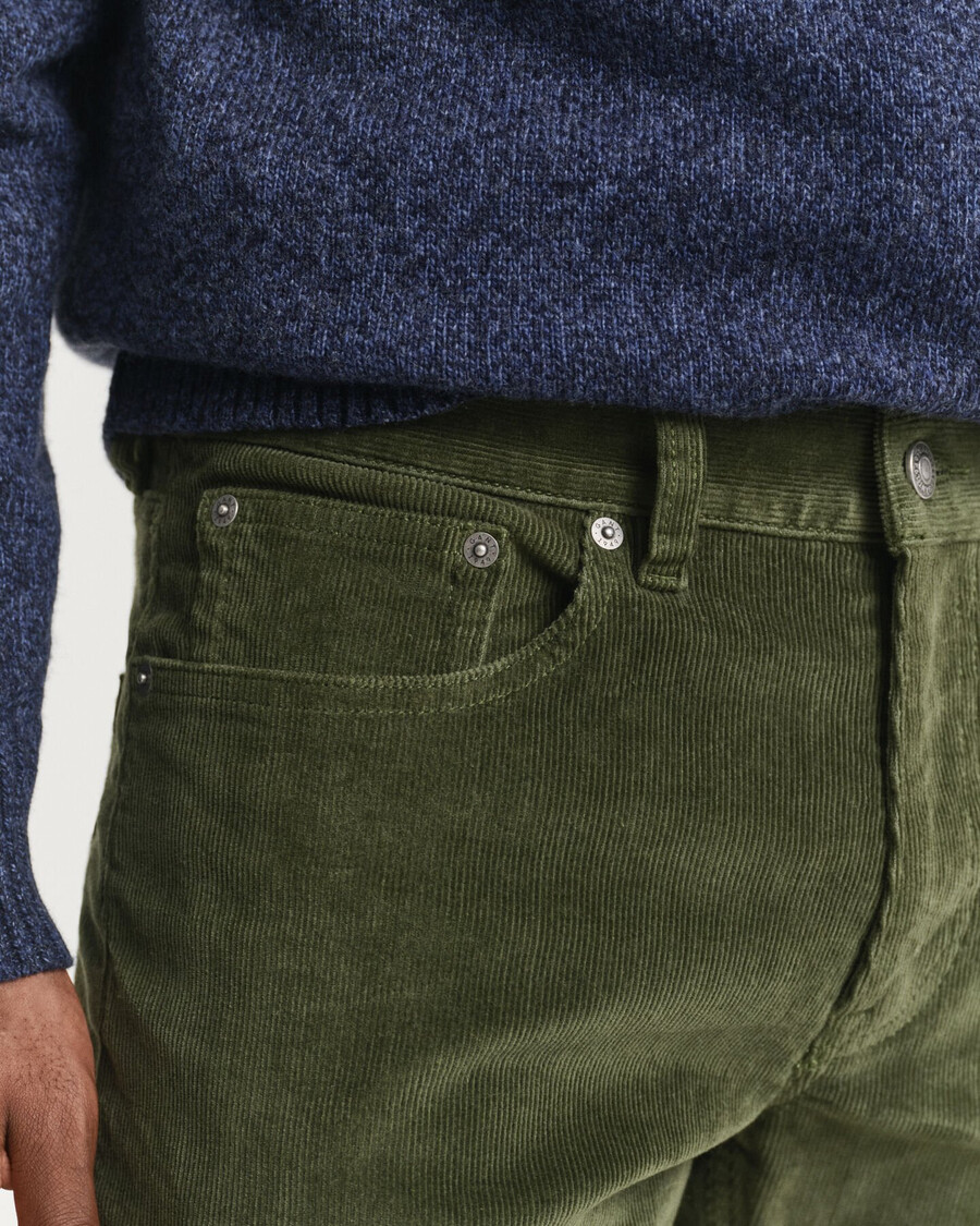 schmal geschnittene cordjeans – country green