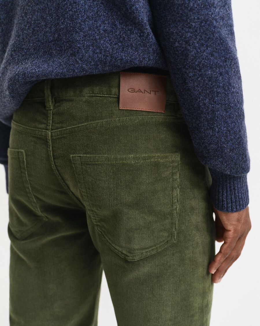schmal geschnittene cordjeans – country green