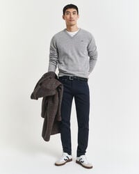 schmal geschnittene jeans aus weichem twill – abendblau