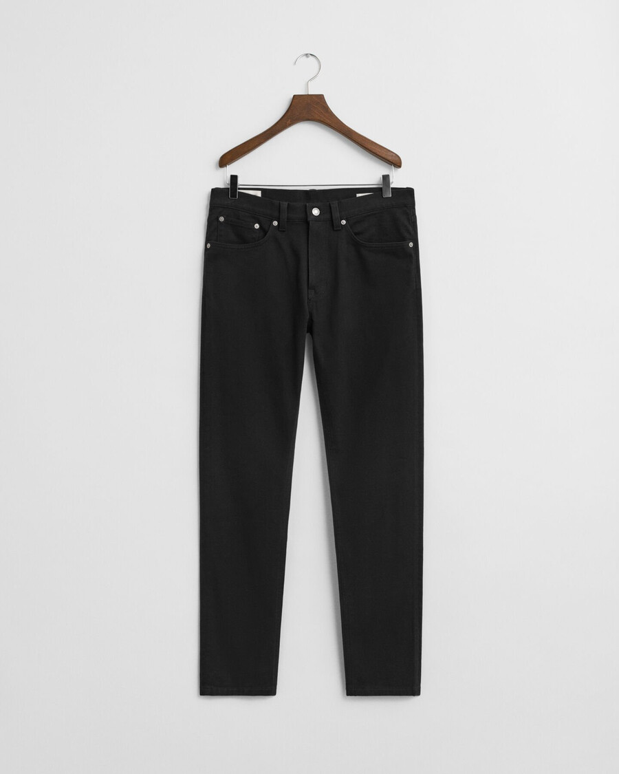 schmal geschnittene jeans aus weichem twill – schwarz