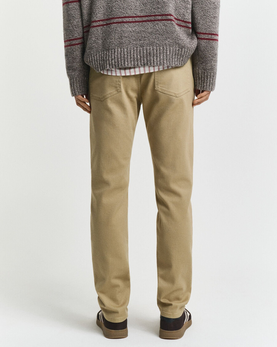 regular fit jeans aus weichem twill – woody beige