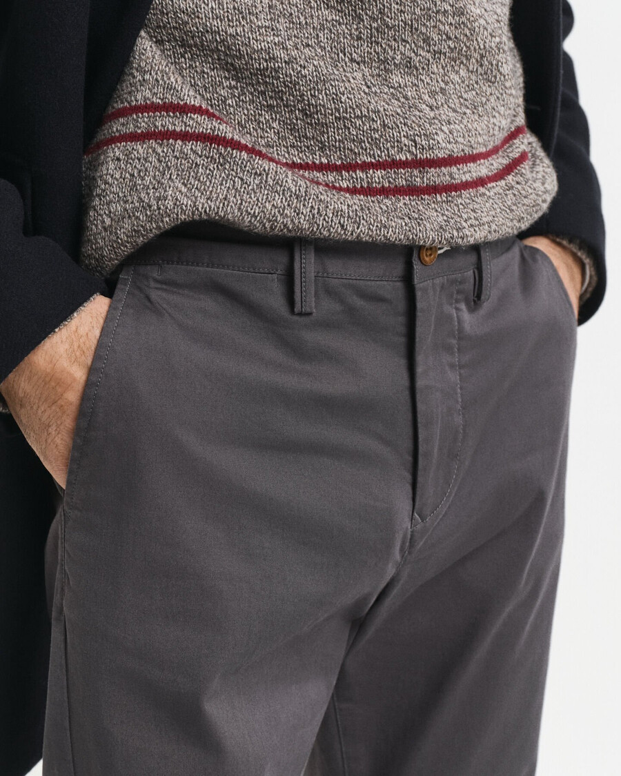 twill-chinos mit normaler passform – anthrazit