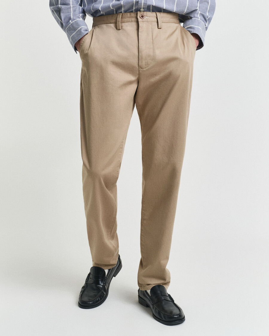 chinos aus twill in regulärer passform – dunkelkhaki