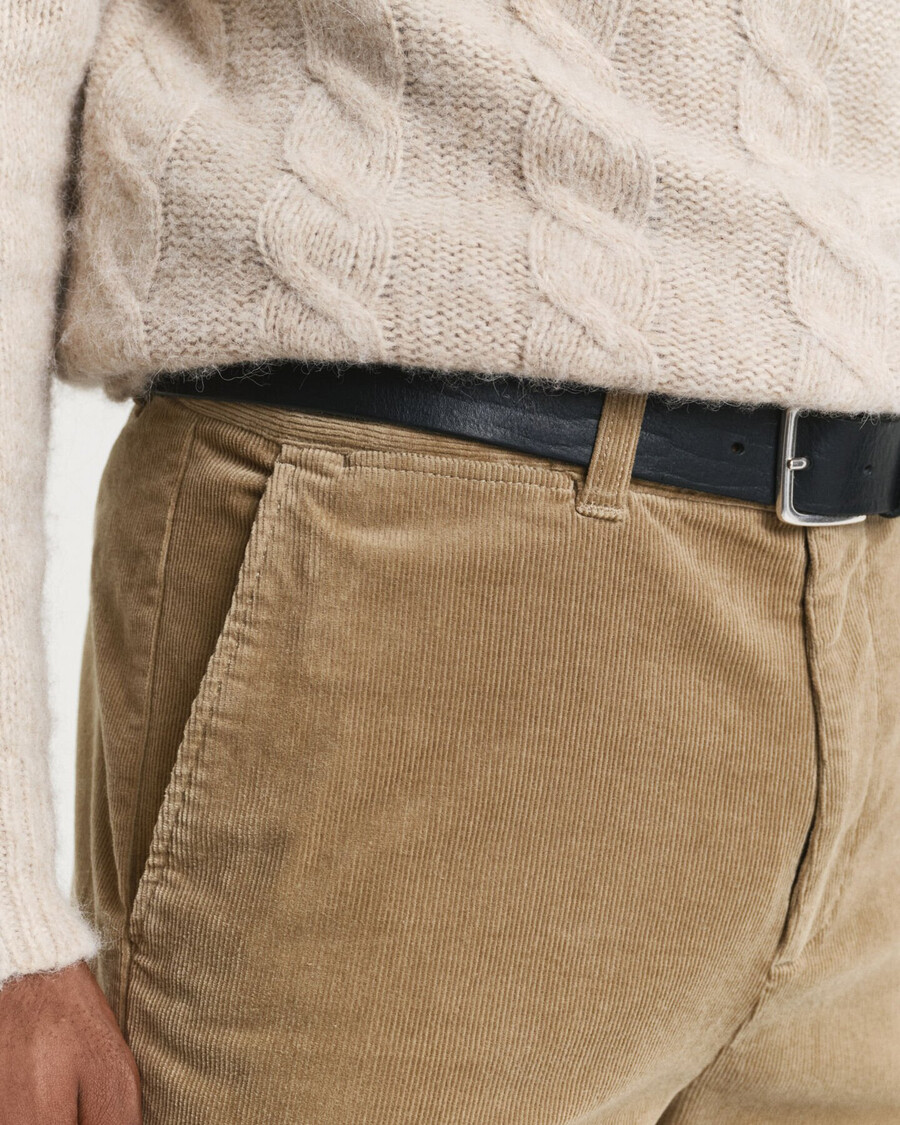 cord-chinos in regulärer passform – helltaupe