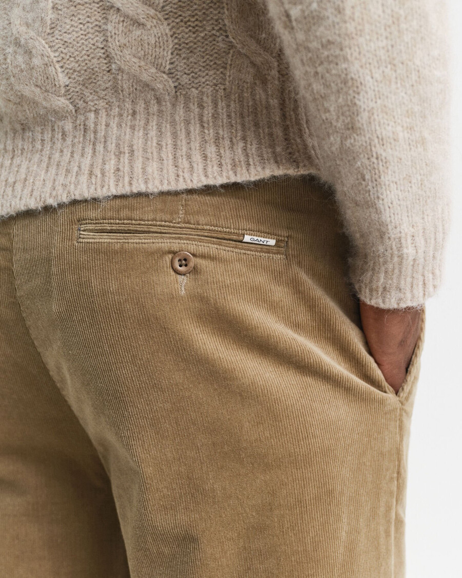 cord-chinos in regulärer passform – helltaupe