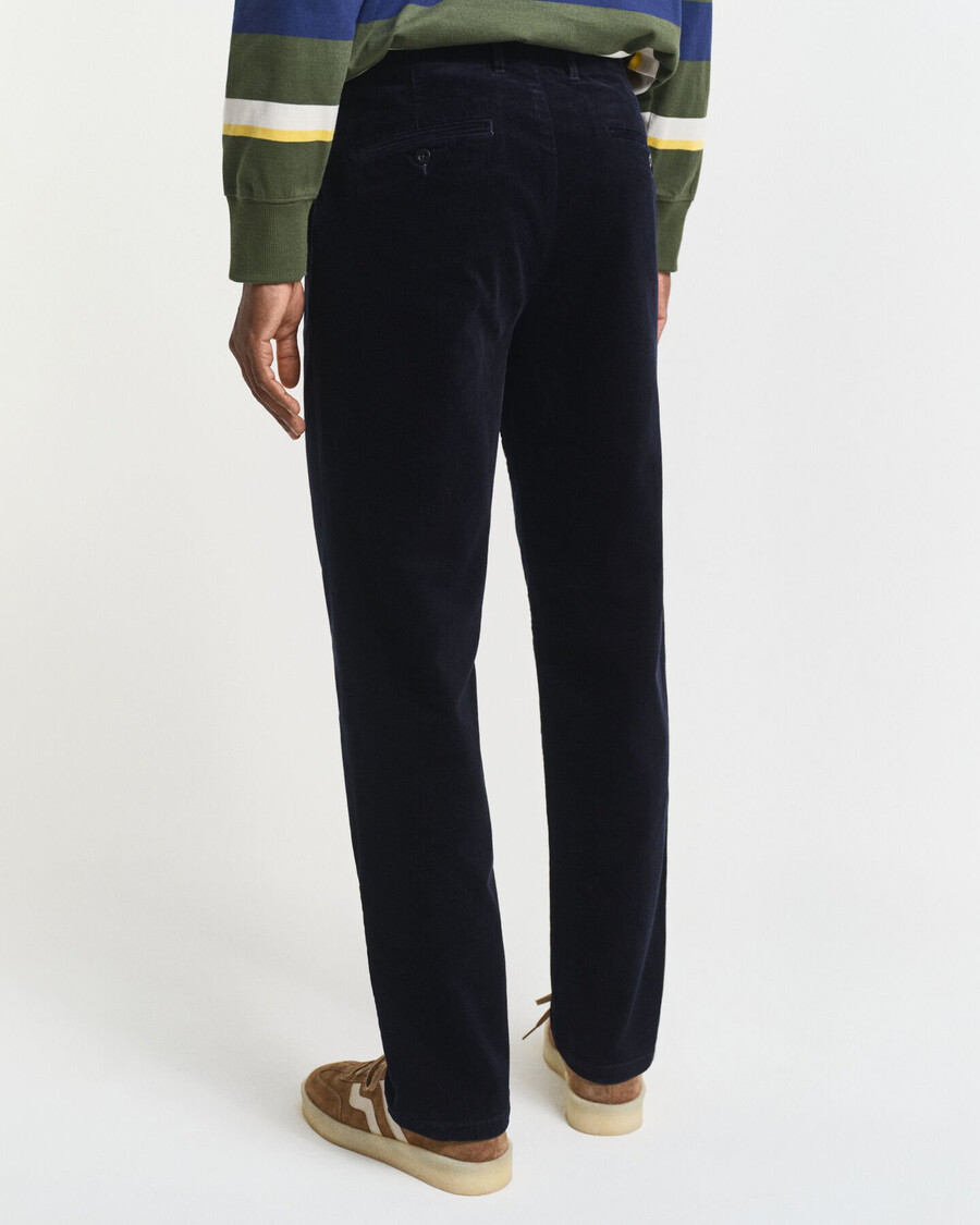 cord-chinos in regulärer passform – abendblau