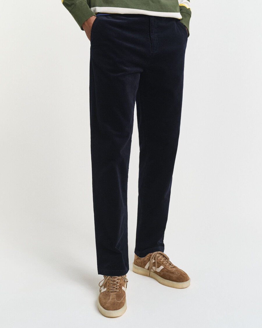 cord-chinos in regulärer passform – abendblau
