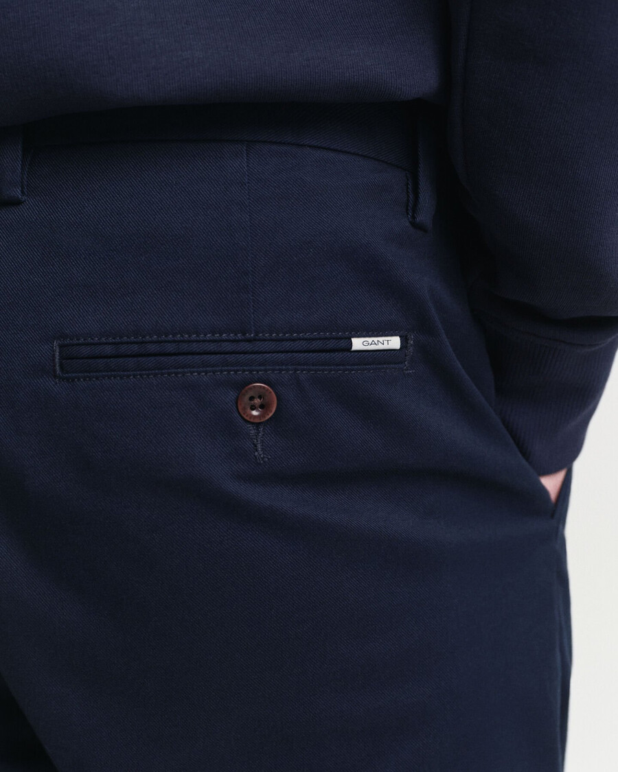 chinos in regulärer passform – marine
