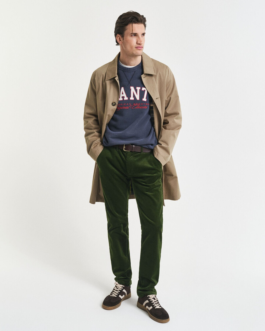 schmal geschnittene cord-chinos – country green