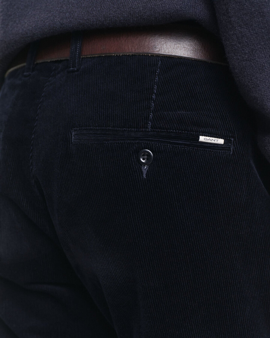 schmal geschnittene cord-chinos – abendblau