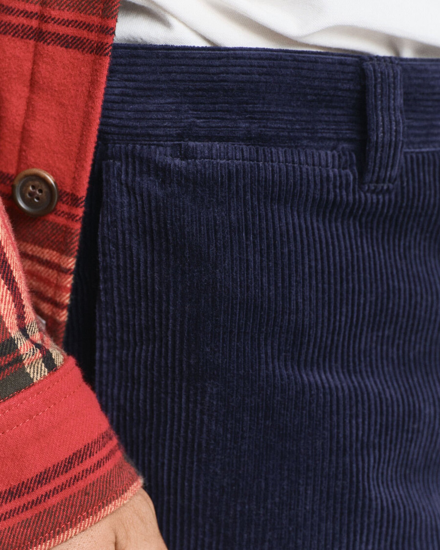 cordhose in regulärer passform – abendblau