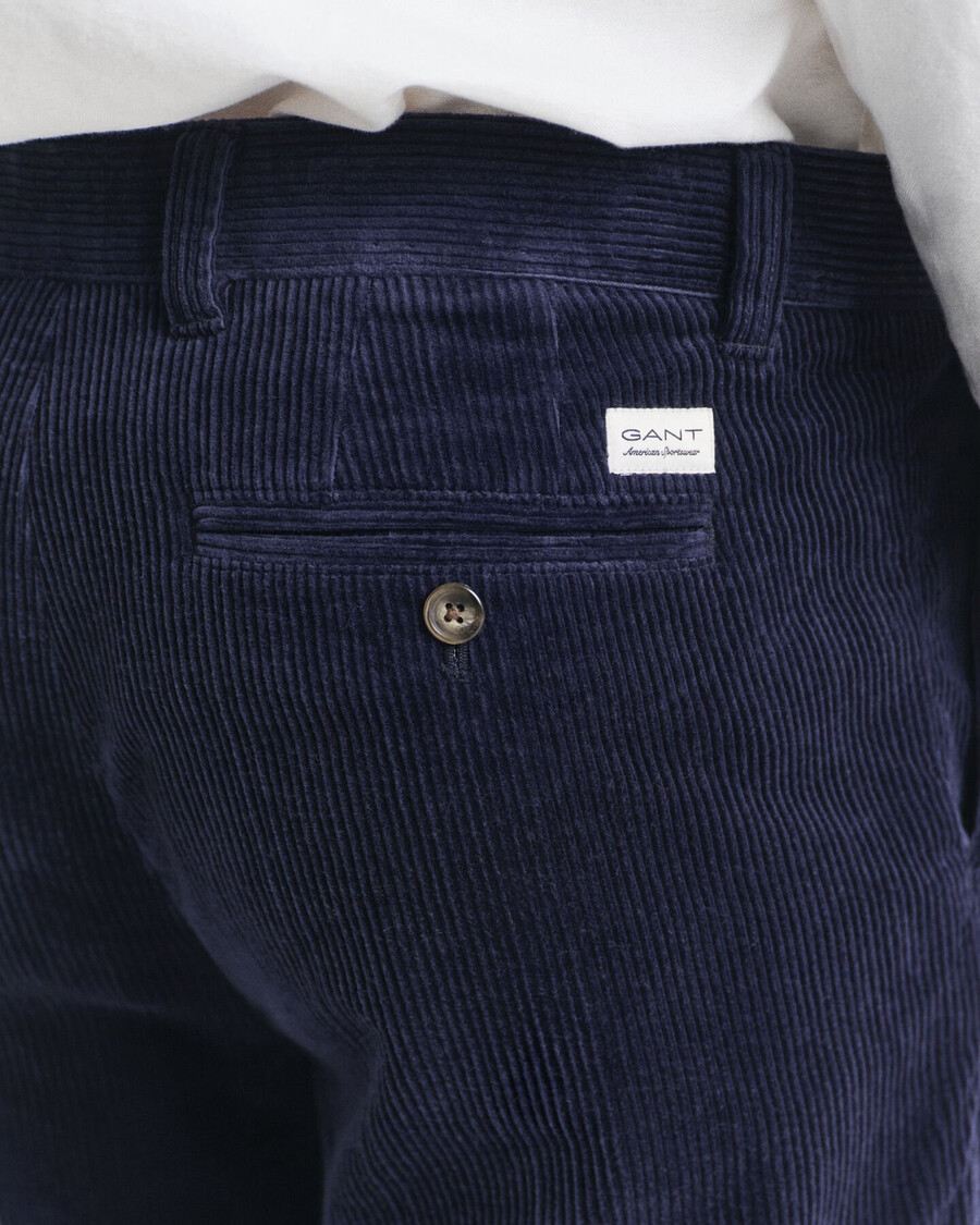 cordhose in regulärer passform – abendblau