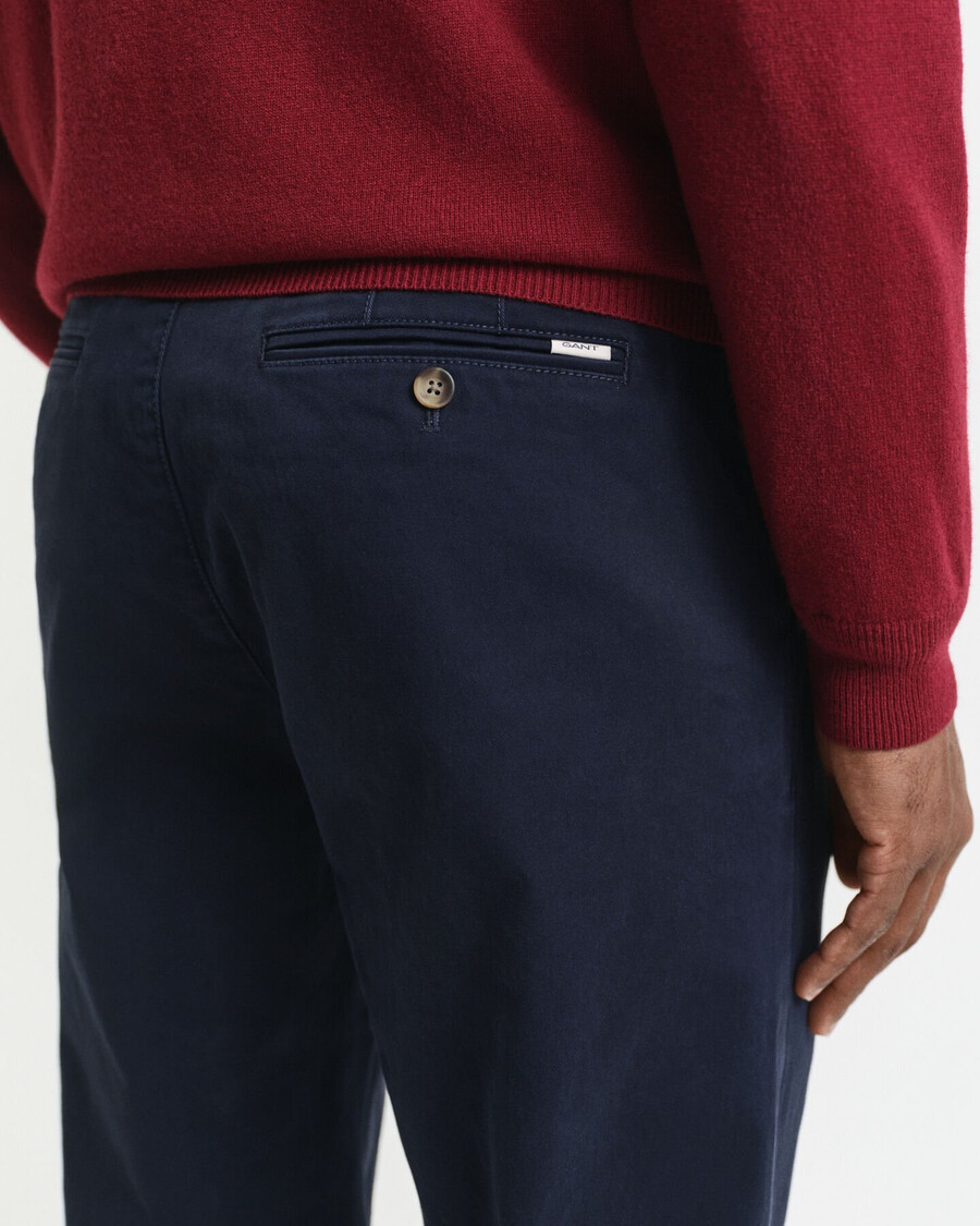 superbequeme chinos in regulärer passform – abendblau