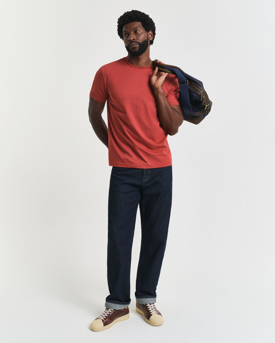 regular fit shield t-shirt – modern rust