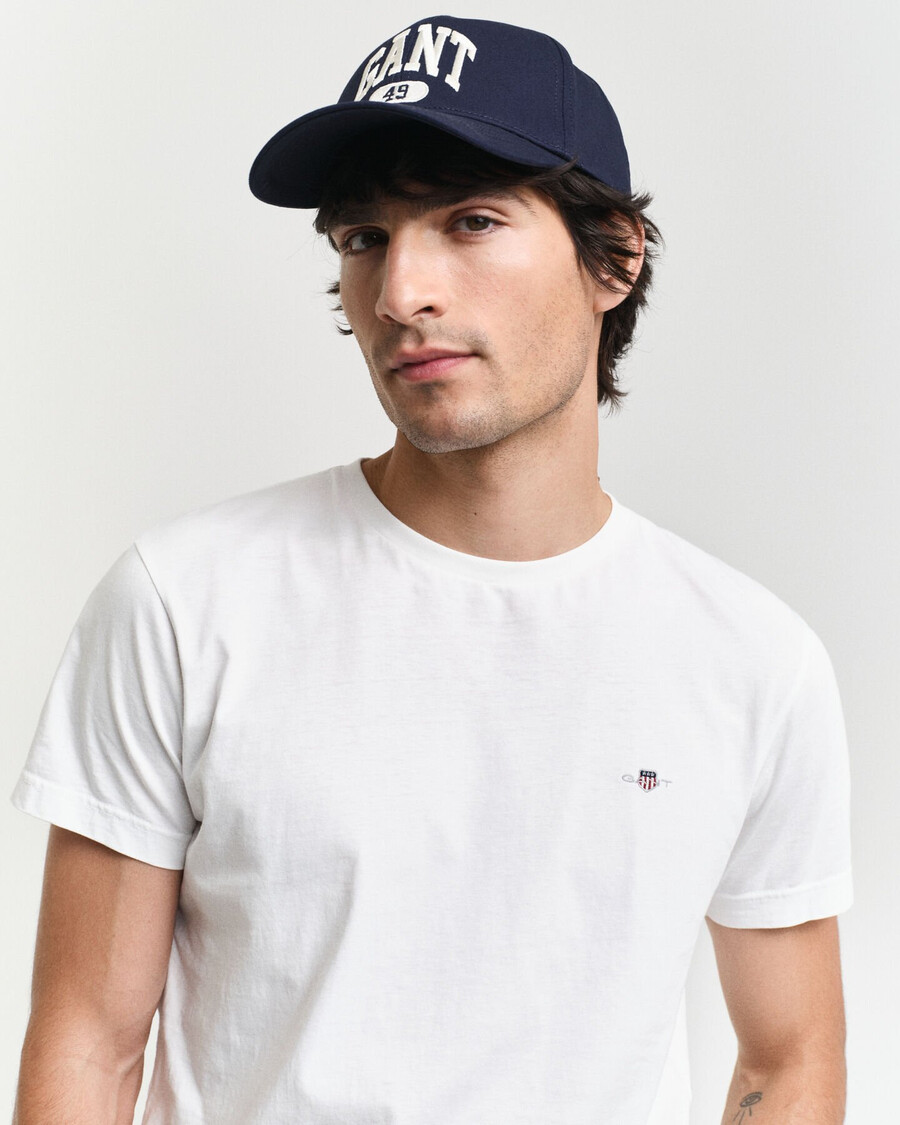 schmal geschnittenes shield-t-shirt – weiß