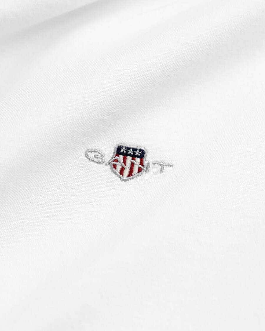 schmal geschnittenes shield-t-shirt – weiß