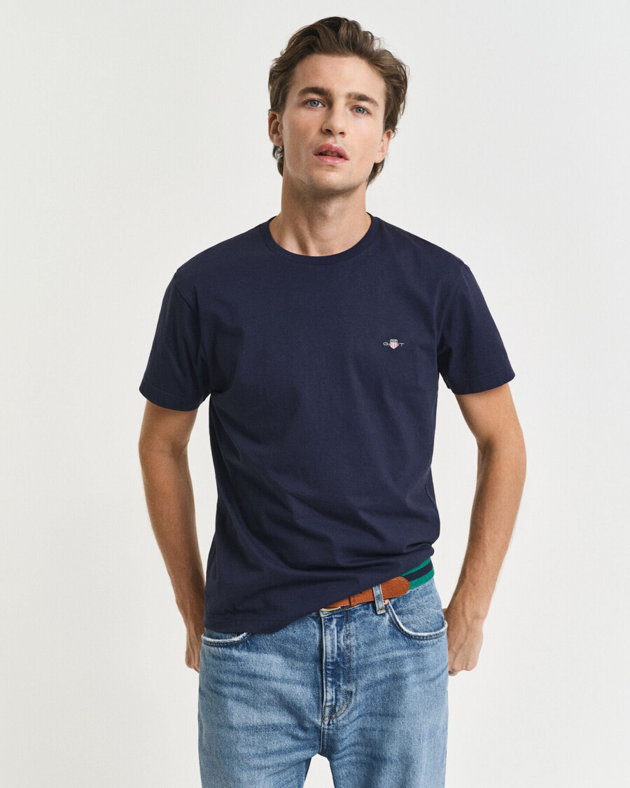 schmal geschnittenes shield-t-shirt – abendblau