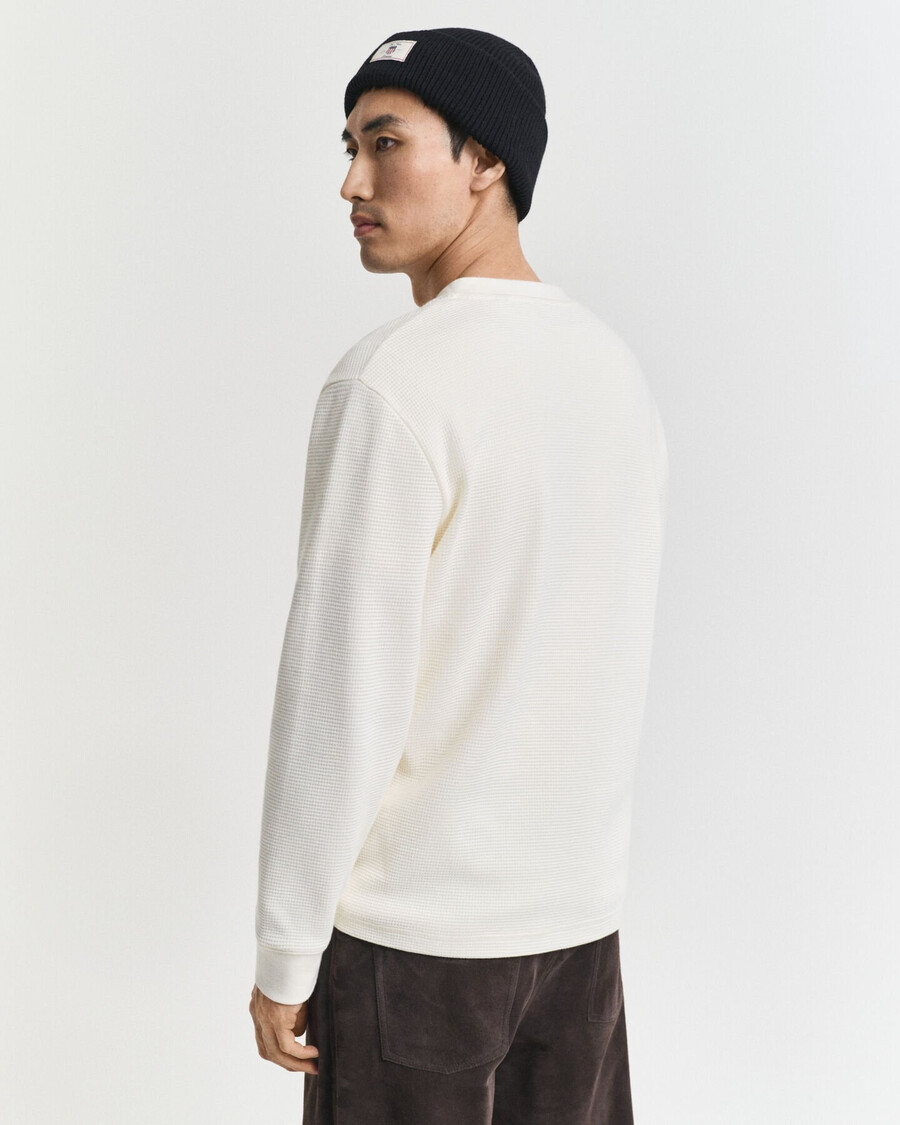 langarm-henley-t-shirt mit waffelstruktur – creme