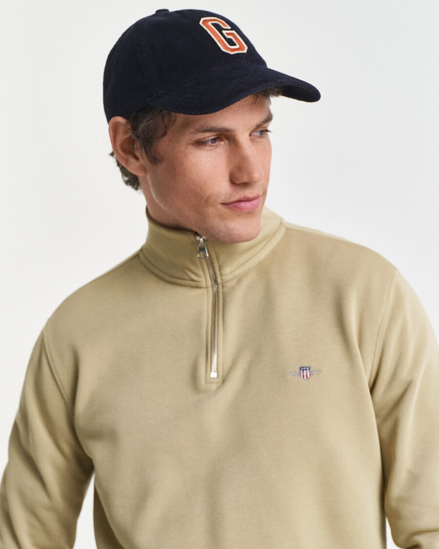 shield halfzip sweatshirt – woody beige