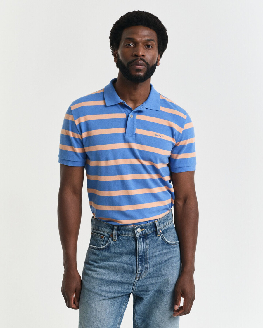 gestreiftes poloshirt – perfektes blau