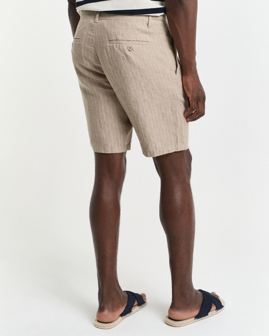 leinen-shorts mit nadelstreifen in regulärer passform – betonbeige