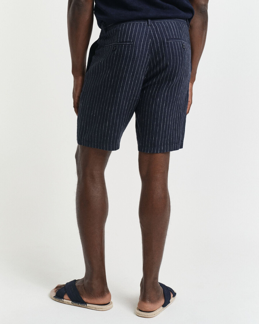 leinen-shorts mit nadelstreifen in regulärer passform – dunkelblau