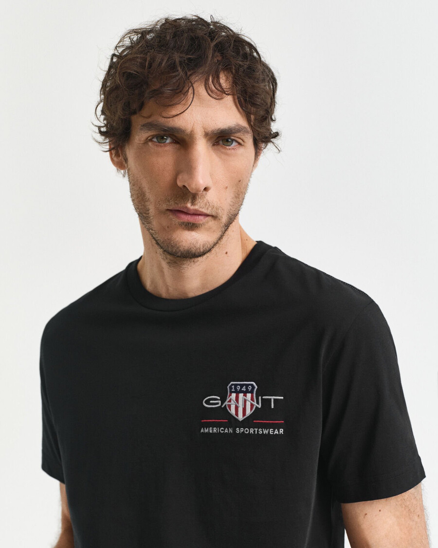 t-shirt mit gesticktem archiv-schild – schwarz