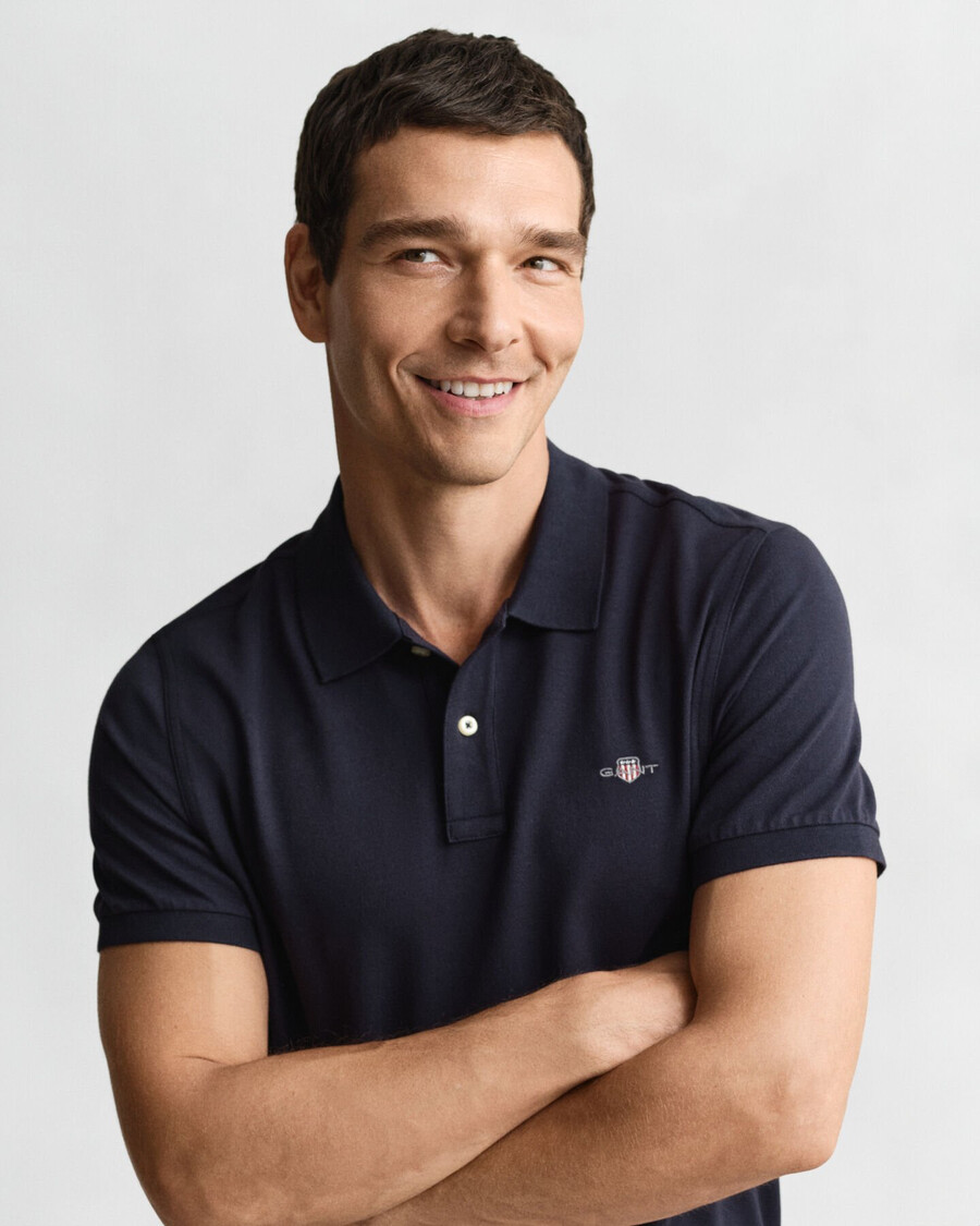 poloshirt aus piqué mit regulärer passform – abendblau