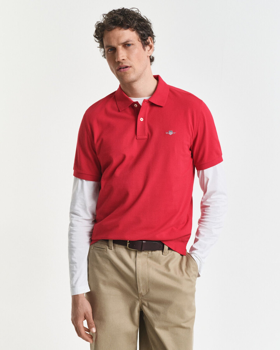 poloshirt aus piqué mit regulärer passform – rubinrot