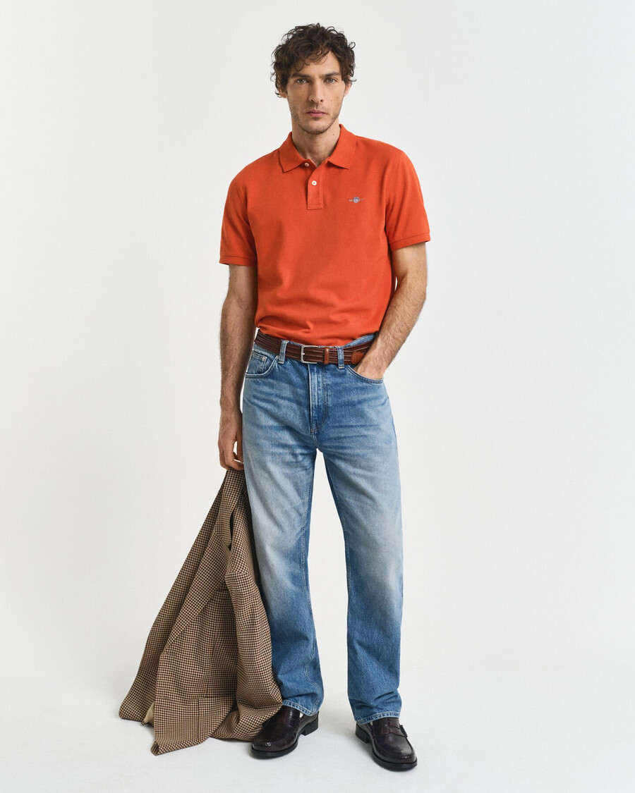 poloshirt aus piqué mit regulärer passform – tiefes orange