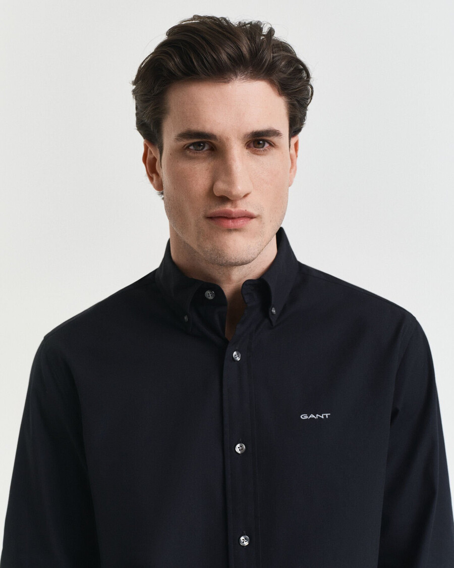 oxford-hemd mit normaler passform – schwarz