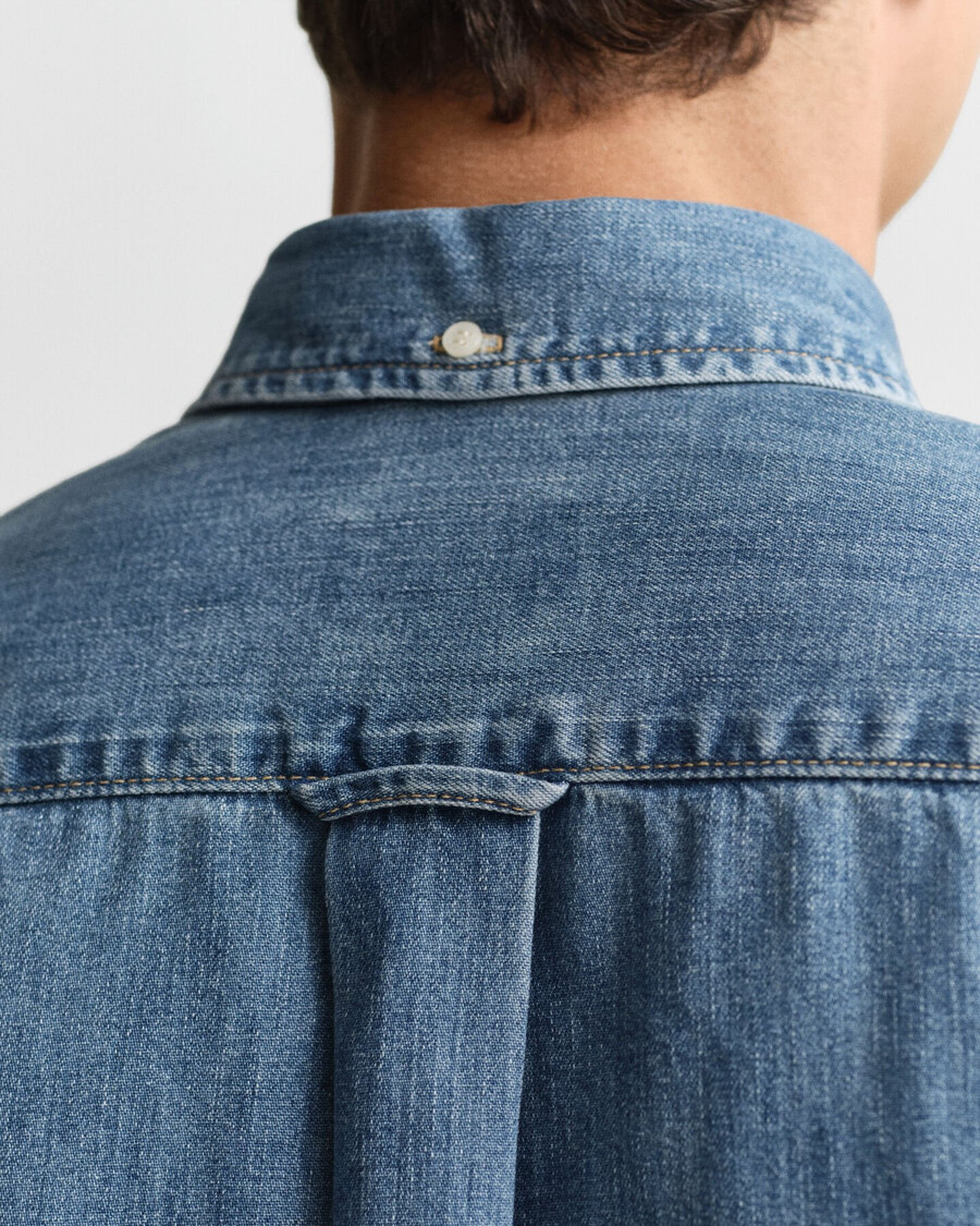 jeanshemd in regulärer passform – hellblau used-look