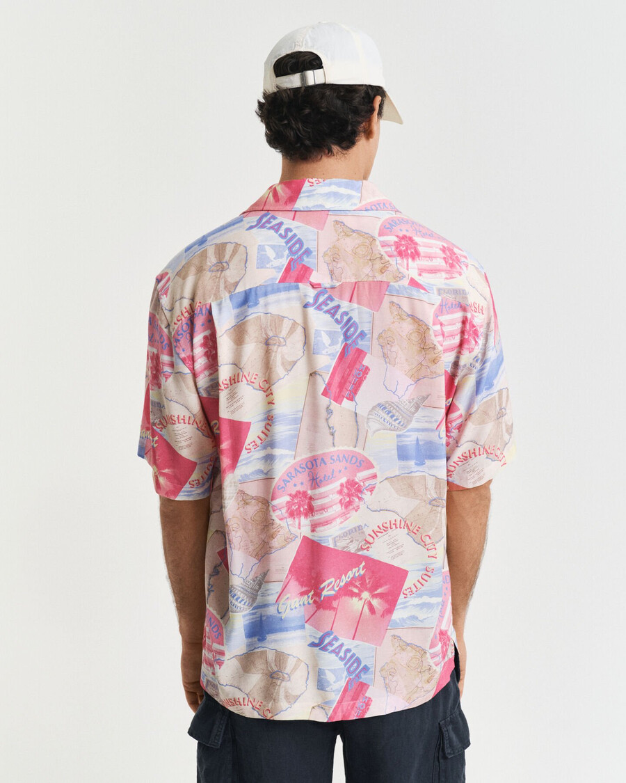 kurzarmhemd mit lässiger passform und resort-print – frisches blau