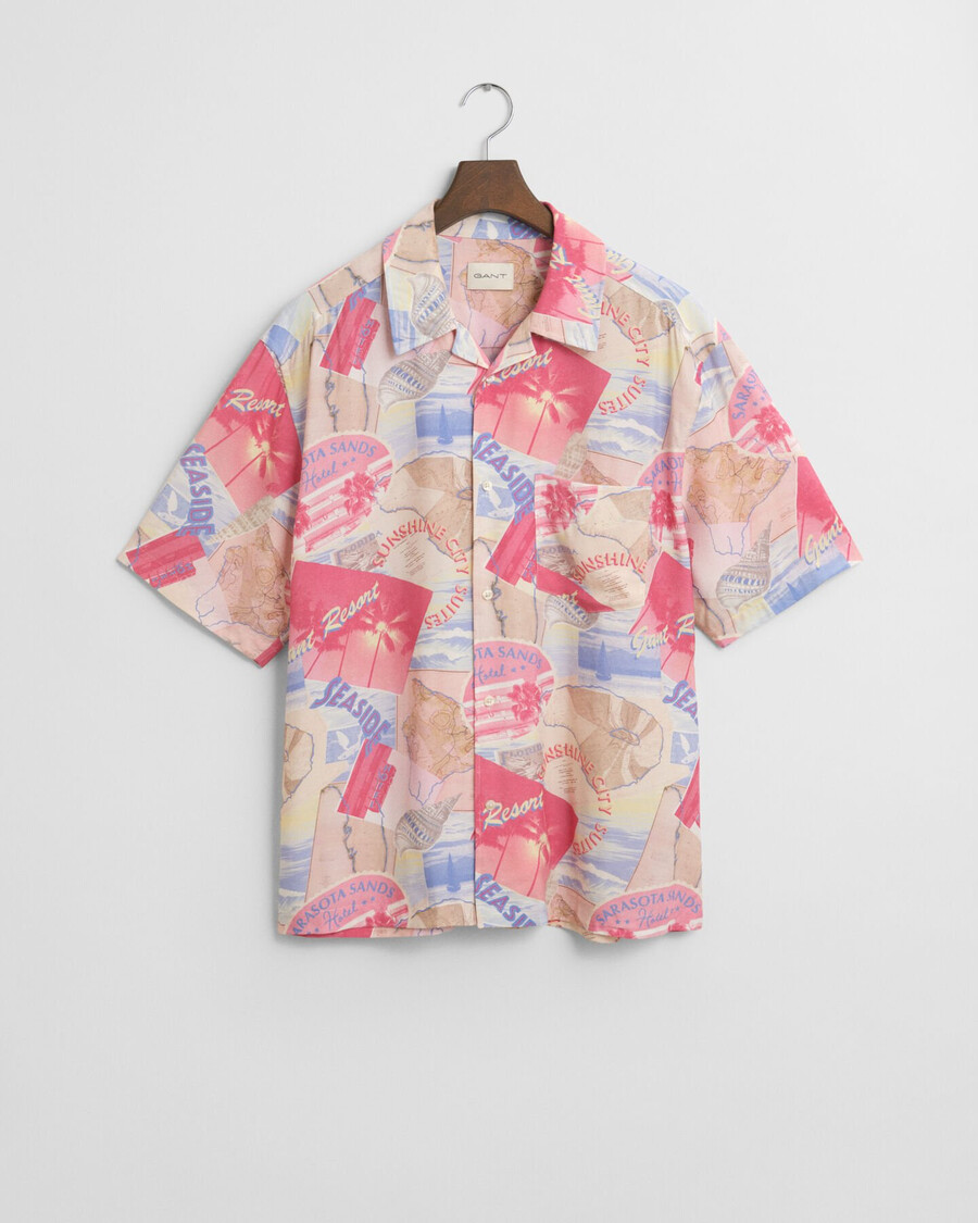 kurzarmhemd mit lässiger passform und resort-print – frisches blau