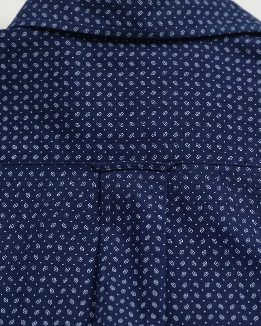 normal geschnittenes hemd mit mikroprint – klassisches blau