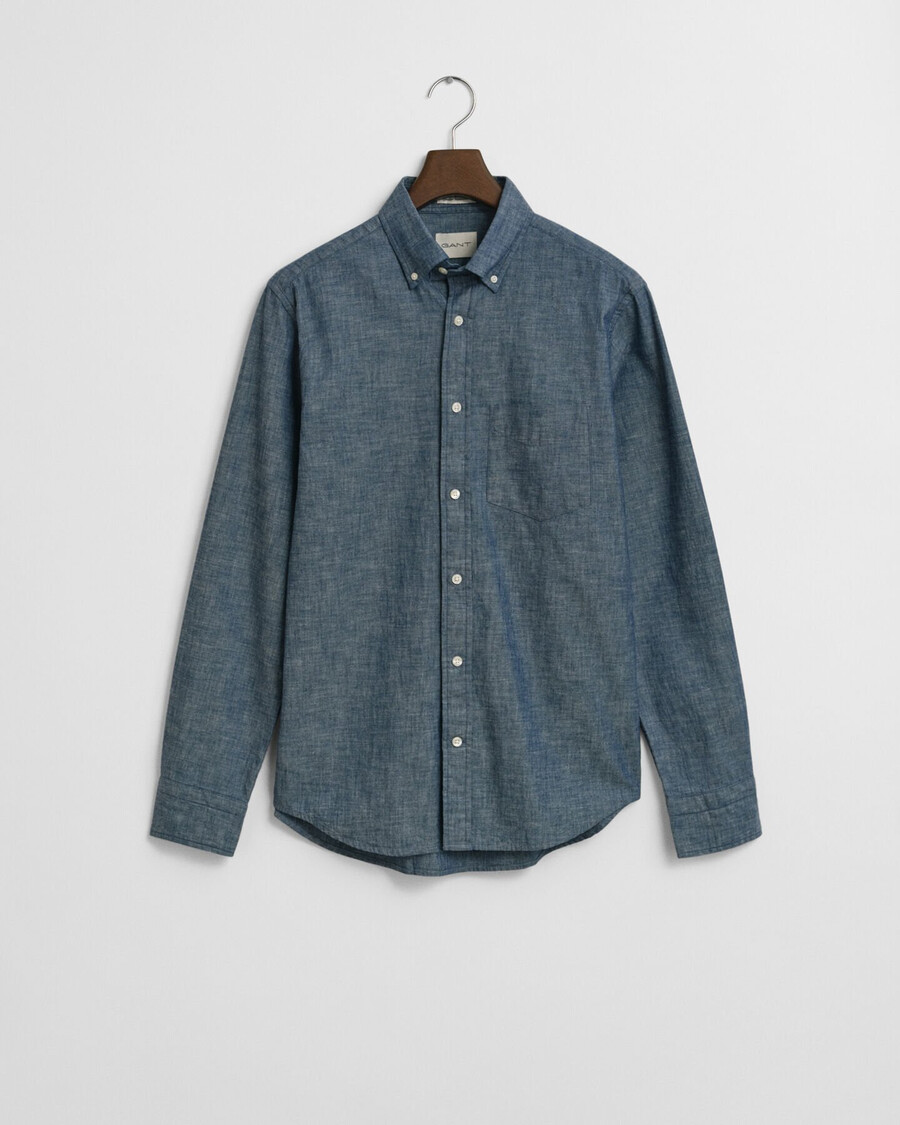 indigo chambray-hemd in regulärer passform – mittelblau