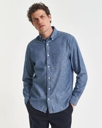 indigo chambray-hemd in regulärer passform – mittelblau