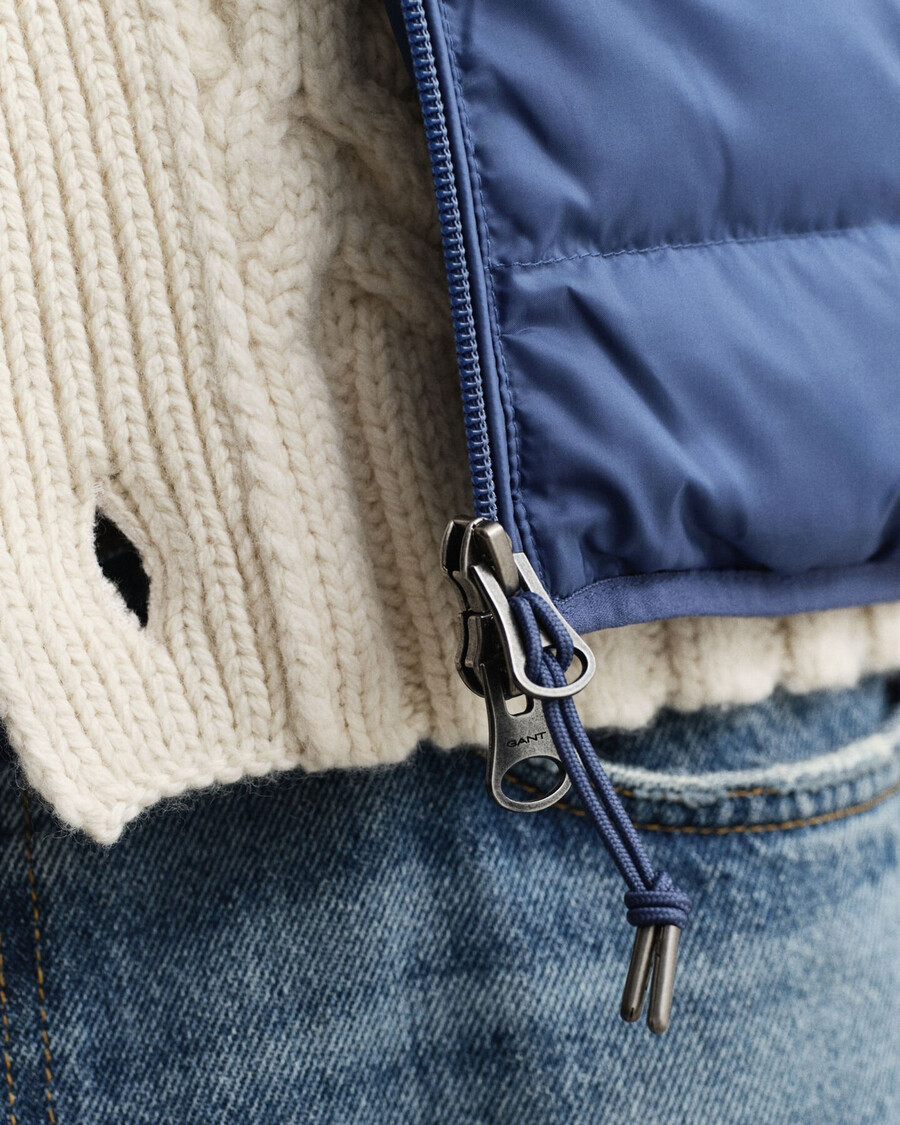 leichte daunenweste – vintage-blau