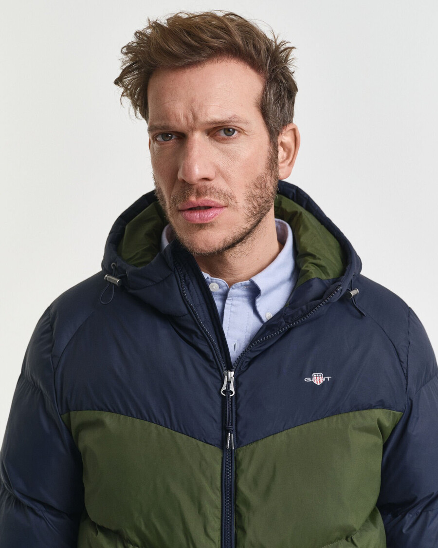active cloud jacke mit farbblock-design – abendblau