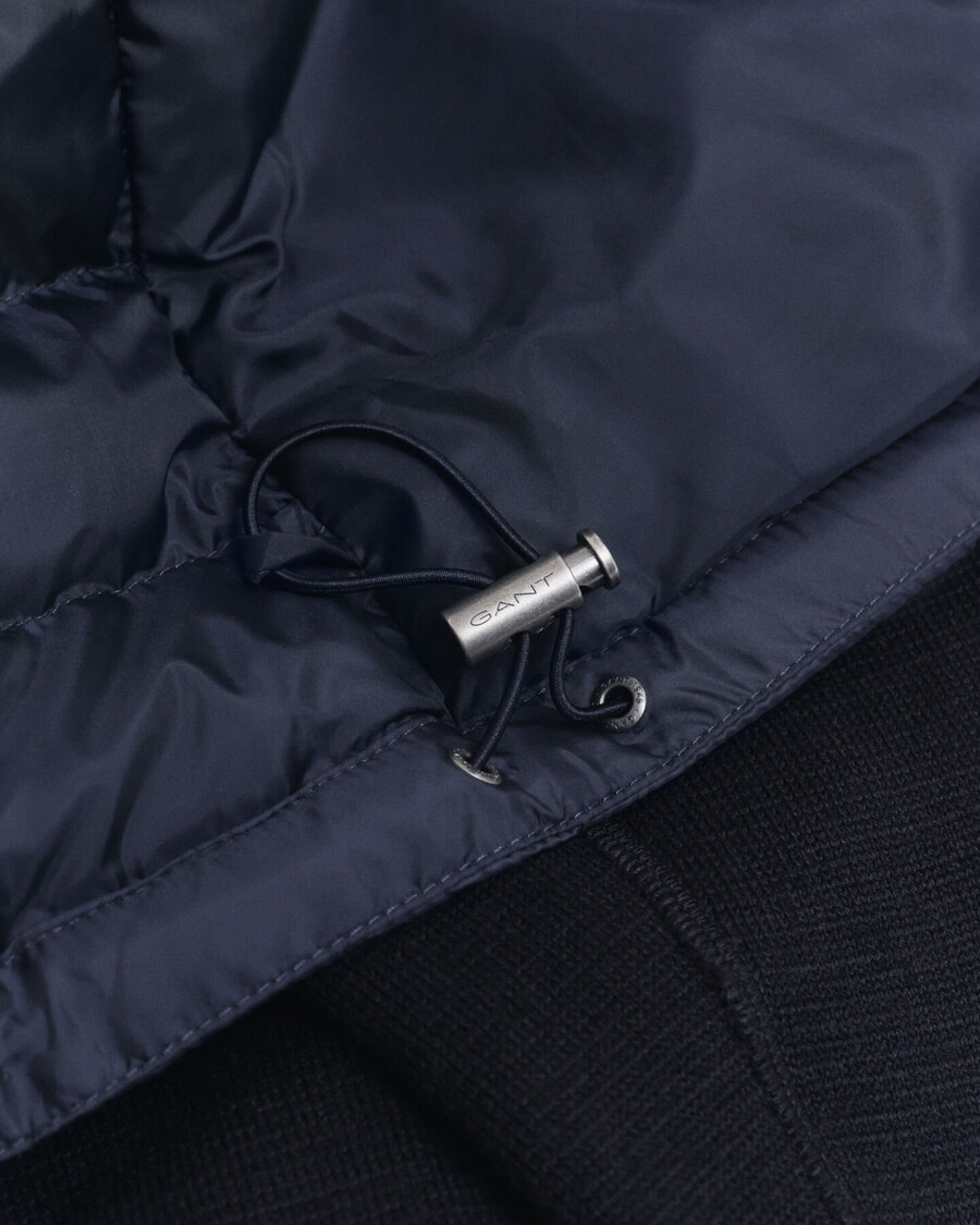 jacke aus materialmix – abendblau