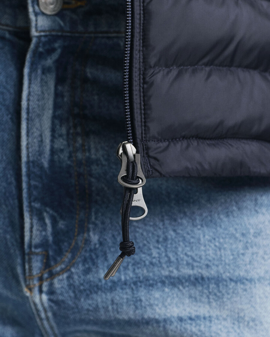 jacke aus materialmix – abendblau