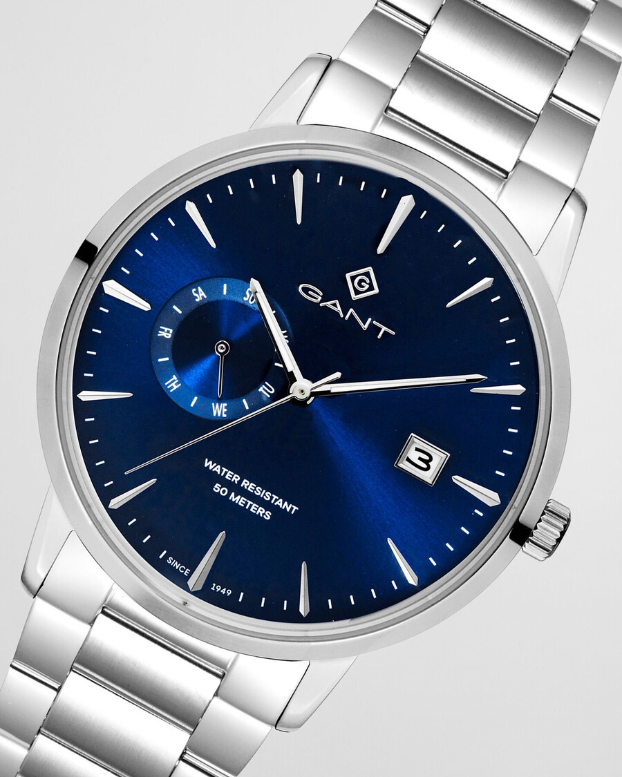 east hill watch – klassisches blau
